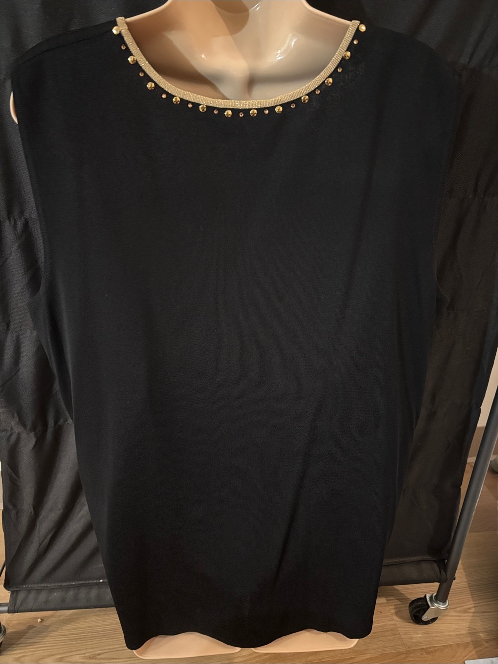 Ming Wang Black Sleeveless Tank with Gold Stud Neckline - Picture 3 of 4